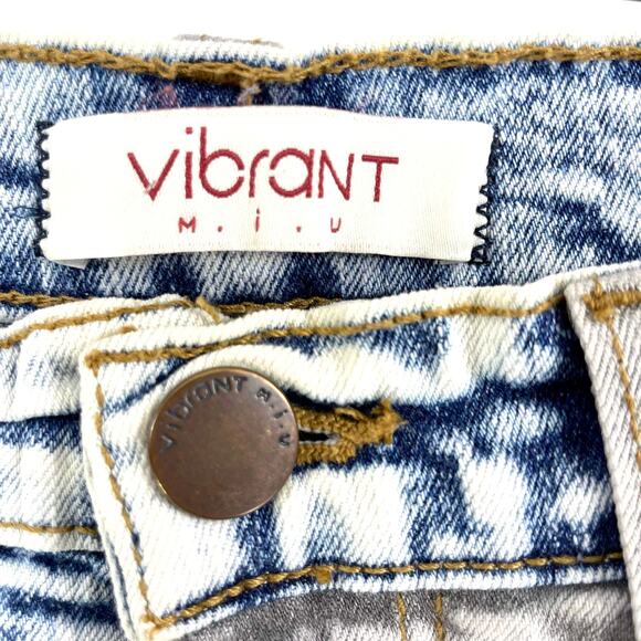 VIBRANT MIU Acid Washed Hi Rise Distressed Denim Shorts - Picture 3 of 11